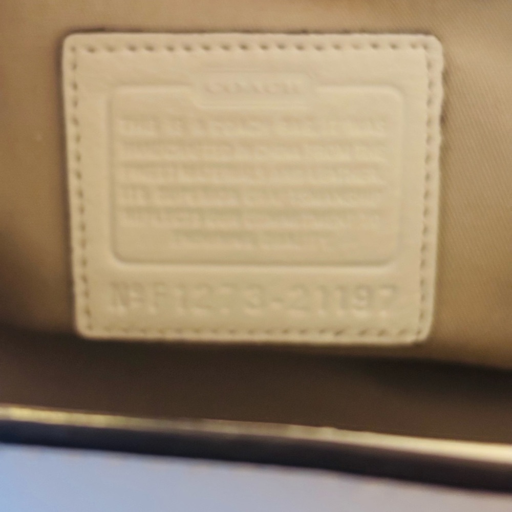 Coach Y2K Archive Double Kiss Lock Off/Winter White Leather Satchel 21167 - Picture 6 of 13